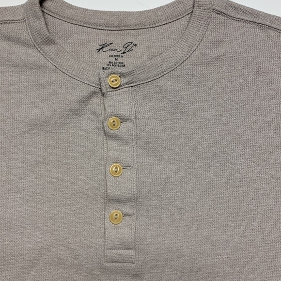 ⭐️SALE!⭐️ Kian D Oatmeal Thermal Waffle Knit Long Sleeve Shirt - Picture 2 of 4